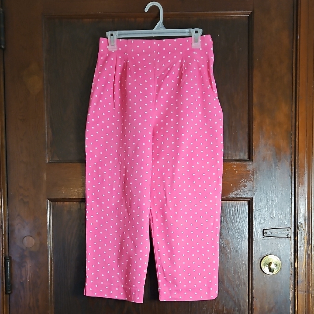 EUC Briggs New York Pink Polka Dot Capris - Size 8